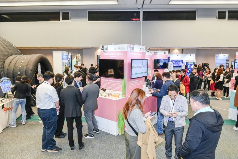 現場展示AI與5G創新應用，三大主題展區展現中小企業如何善用數位工具升級營運。(圖/主辦單位提供)